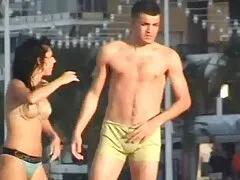 بلوند انجمن سکسی شهوانی داغ با پاهای داغ