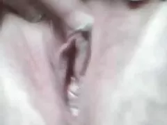 گره خورده انجمنکیر توکس بلوند در تلاش است تا دست های خود را باز کند