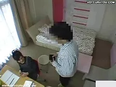 با دقت نگاه انجمن پورن کنید نوک سینه گربه