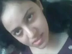 بیدمشک جوان لوتی سک در بیرون از منزل سرگرم کننده است